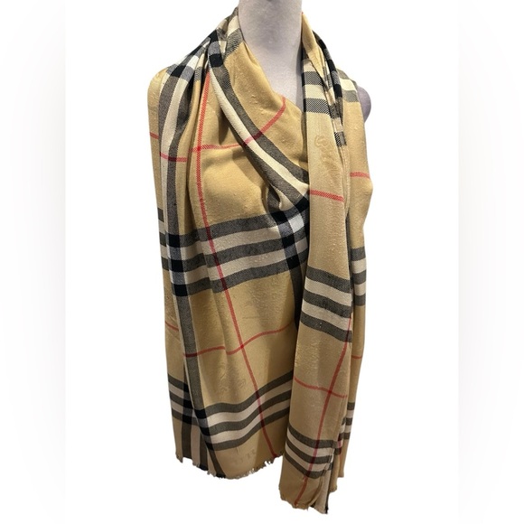 Burberry London wide check scarf - Picture 3 of 13